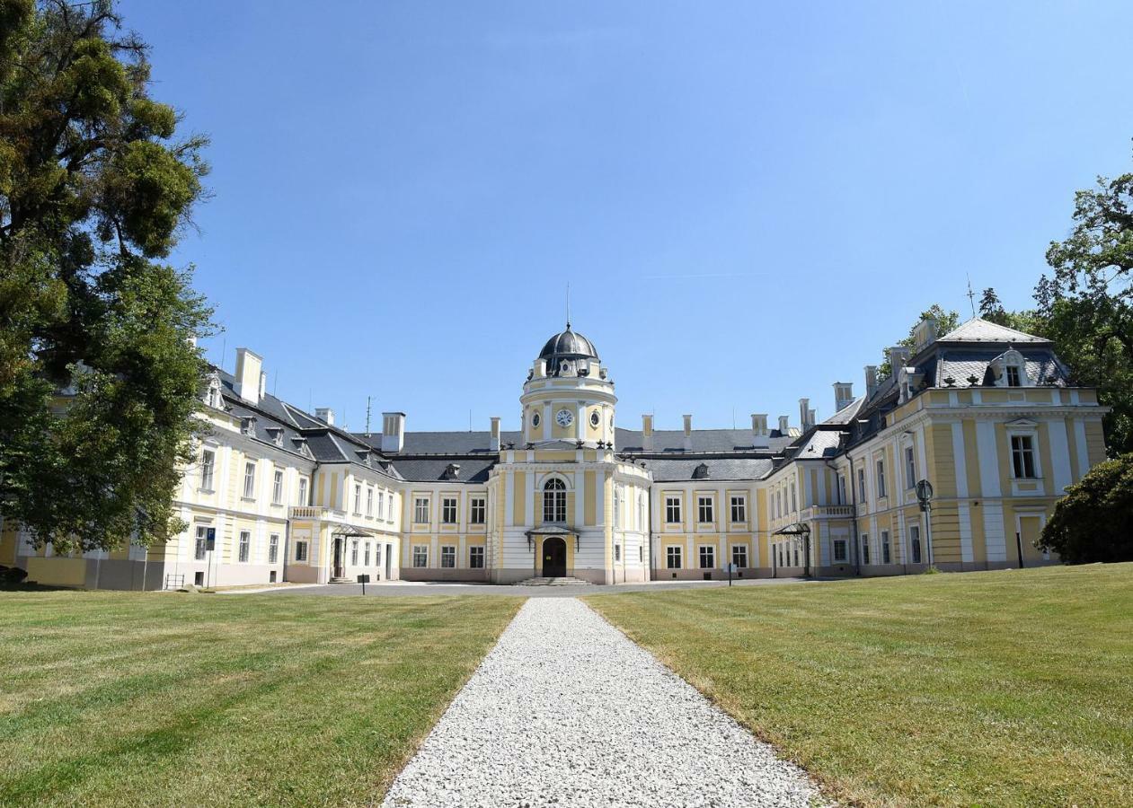 Zamek Silherovice Luaran gambar